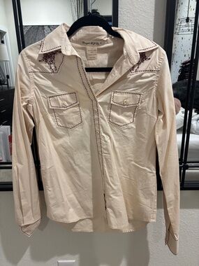 Cowgirl Tuff Cream Stretch Button-Down Shirt with Embroidered Accents